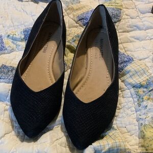 Manhattan Collection Women's Pointed Flat
